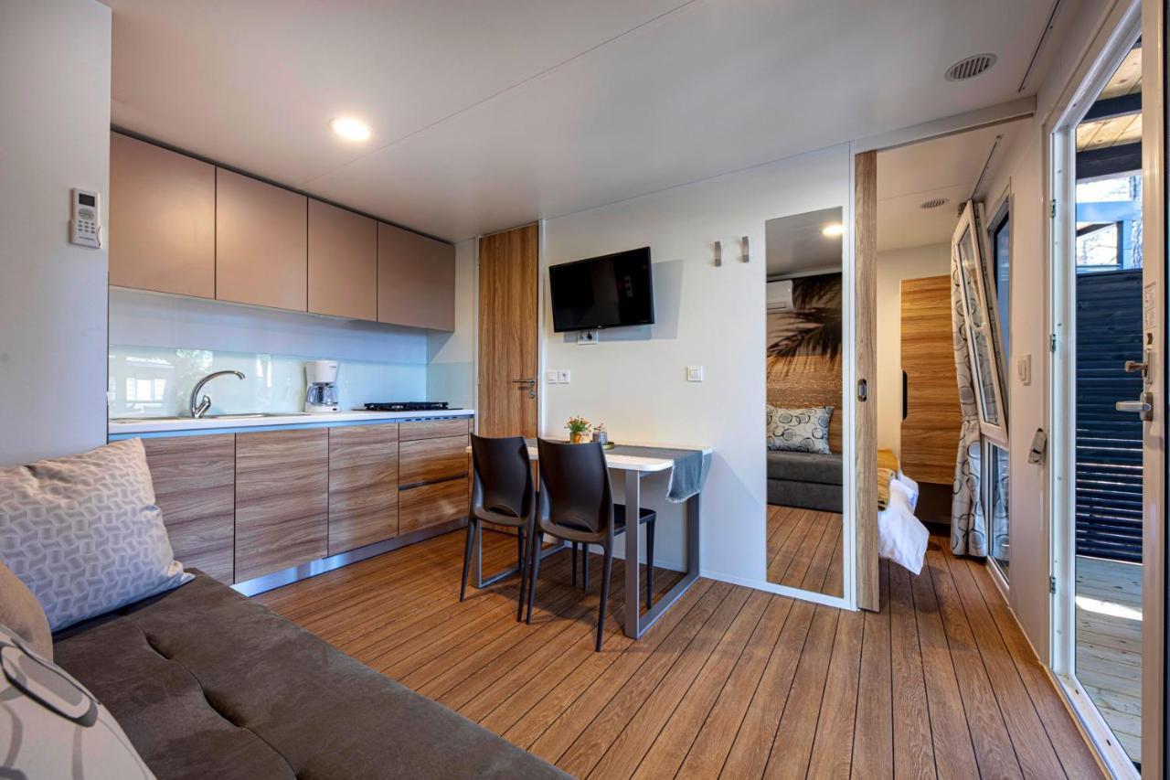 Porton Mobile Home ロヴィニ エクステリア 写真